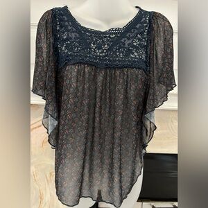 Eyelash couture size XS flowy lightweight‎ blouse floral mesh